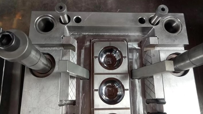 Tutorial paso a paso: Construyendo su propio equipo de moldeo por inyección de plástico de bricolaje
